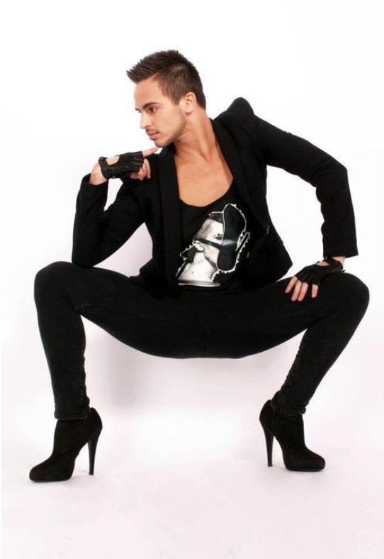 Yanis Marshall en hauts talons